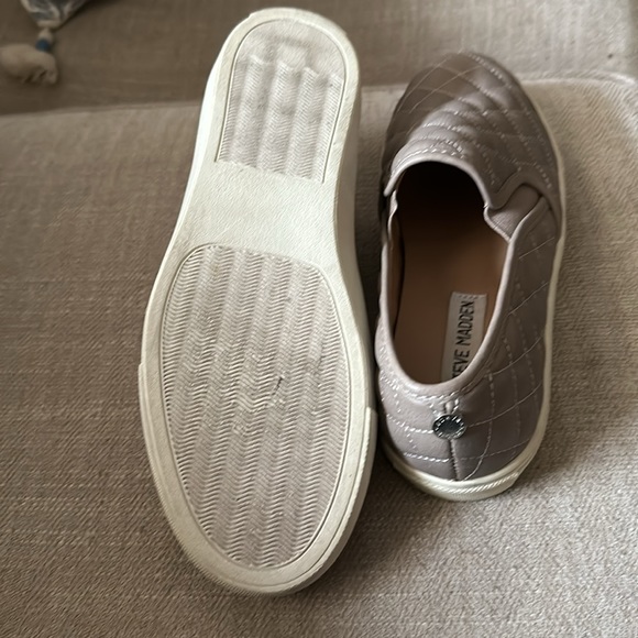 Steve Madden quilted slip on - Picture 3 of 6